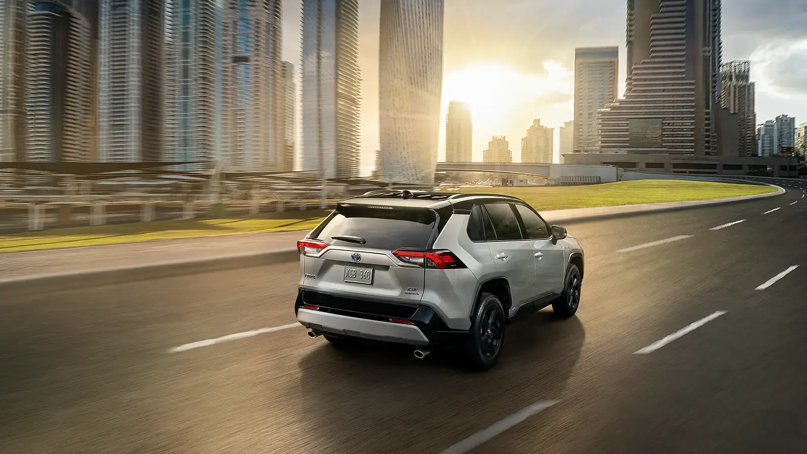 Hybrid Cars for Highway Driving: Efficiency, Comfort, and Confidence on Long Journeys