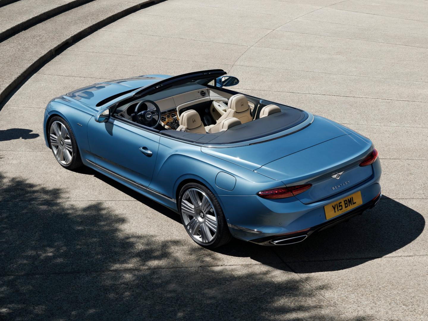 Coastal Cruising and Personal Expression: The Convertible Lifestyle