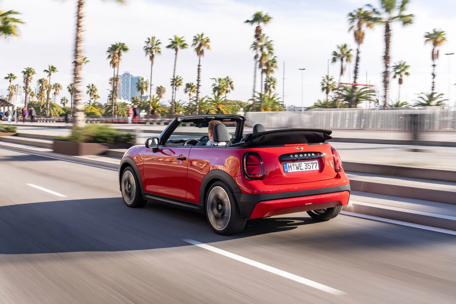 Aerodynamics and Engine Choices: Navigating Convertible Fuel Economy